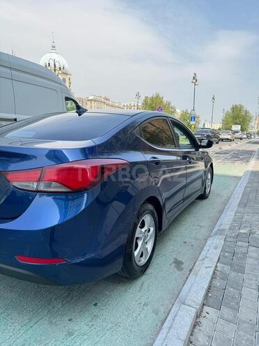 Hyundai Elantra 2015, 273,588 km - 1.8 l - Bakı