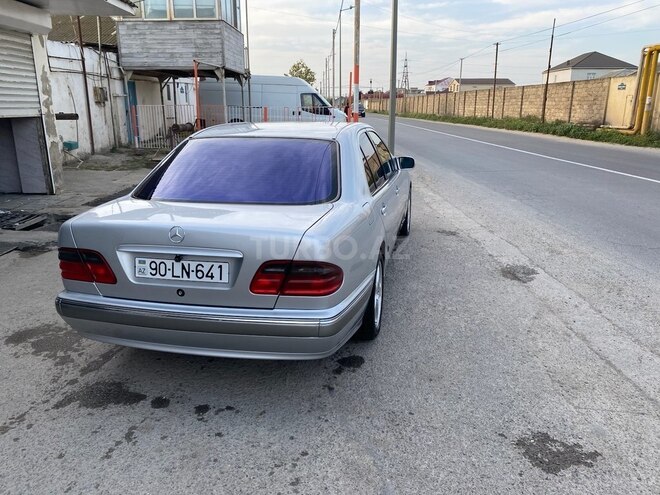 Mercedes E 270 2000, 352,000 km - 2.7 l - Bakı