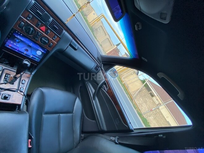 Mercedes E 270 2000, 352,000 km - 2.7 l - Bakı