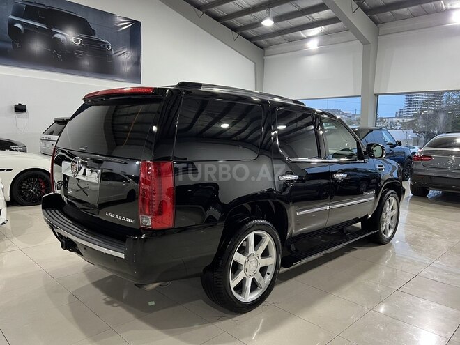 Cadillac Escalade-5