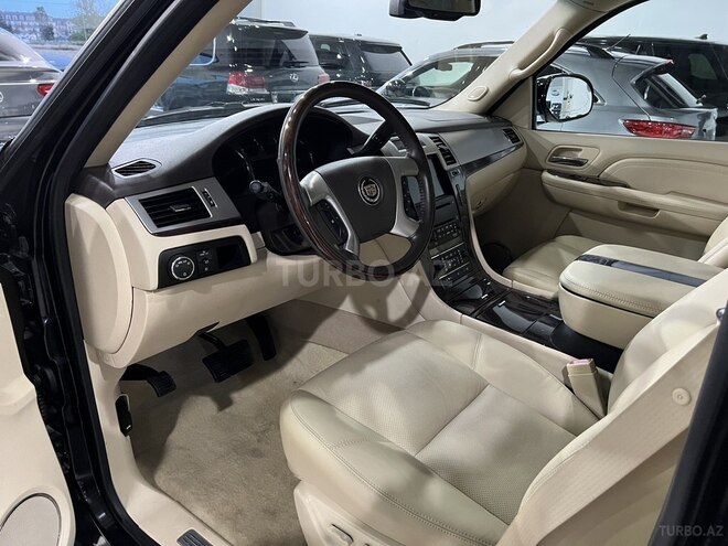 Cadillac Escalade-13