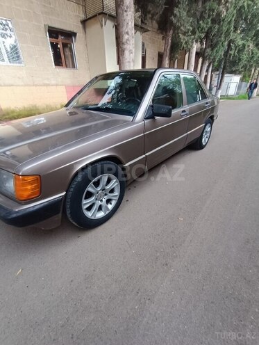 Mercedes 190 1990, 198,671 km - 1.8 l - Qazax
