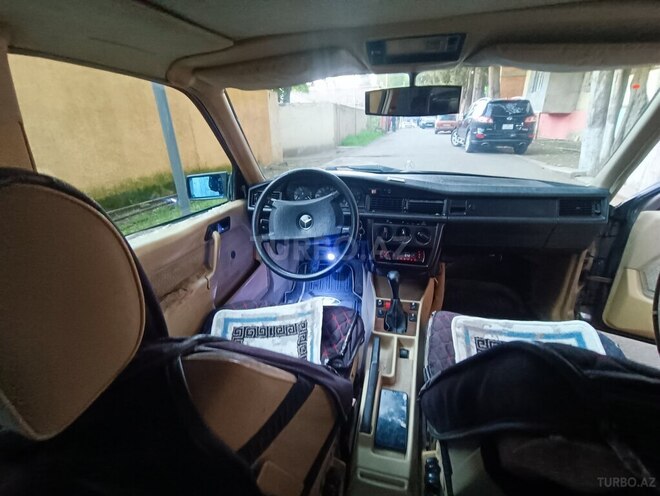 Mercedes 190 1990, 198,671 km - 1.8 l - Qazax