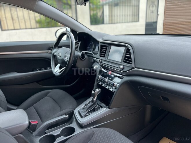 Hyundai Elantra 2019, 46,980 km - 2.0 l - Bakı