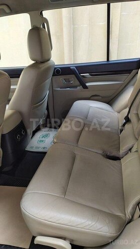 Mitsubishi Pajero 2009, 298,500 km - 3.5 l - Bakı