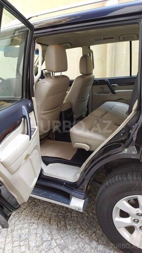 Mitsubishi Pajero 2009, 298,500 km - 3.5 l - Bakı