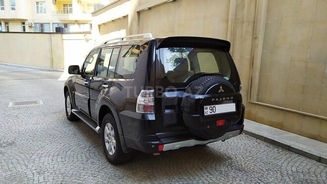 Mitsubishi Pajero 2009, 298,500 km - 3.5 l - Bakı