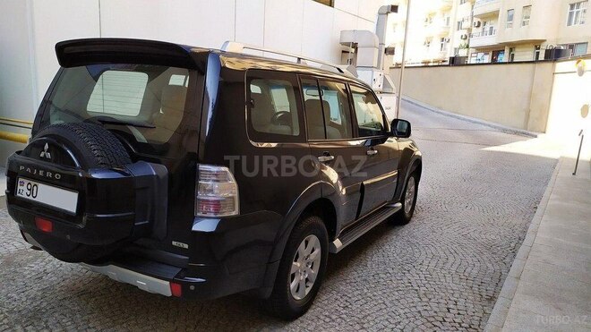 Mitsubishi Pajero 2009, 298,500 km - 3.5 l - Bakı