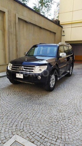 Mitsubishi Pajero 2009, 298,500 km - 3.5 l - Bakı