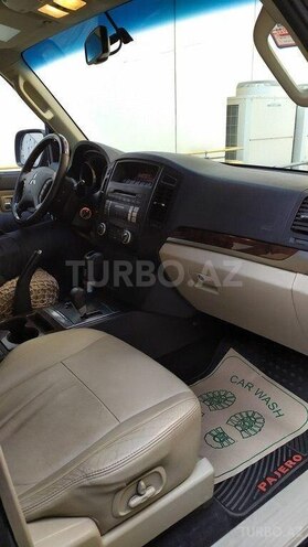 Mitsubishi Pajero 2009, 298,500 km - 3.5 l - Bakı