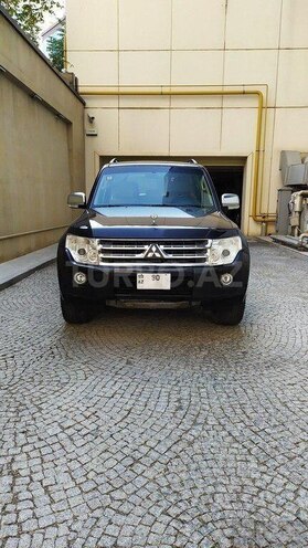 Mitsubishi Pajero 2009, 298,500 km - 3.5 l - Bakı