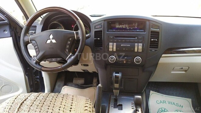 Mitsubishi Pajero 2009, 298,500 km - 3.5 l - Bakı