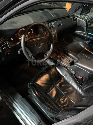 Mercedes E 230 1995, 440,000 km - 2.3 l - Balakən
