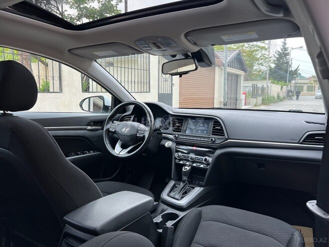 Hyundai Elantra 2019, 46,980 km - 2.0 l - Bakı