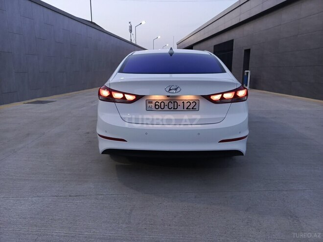 Hyundai Elantra 2015, 200,300 km - 1.6 l - Bakı