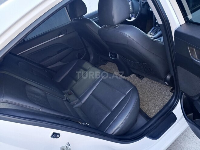 Hyundai Elantra 2015, 200,300 km - 1.6 l - Bakı