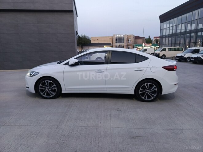 Hyundai Elantra 2015, 200,300 km - 1.6 l - Bakı