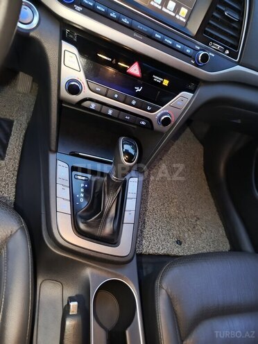 Hyundai Elantra 2015, 200,300 km - 1.6 l - Bakı
