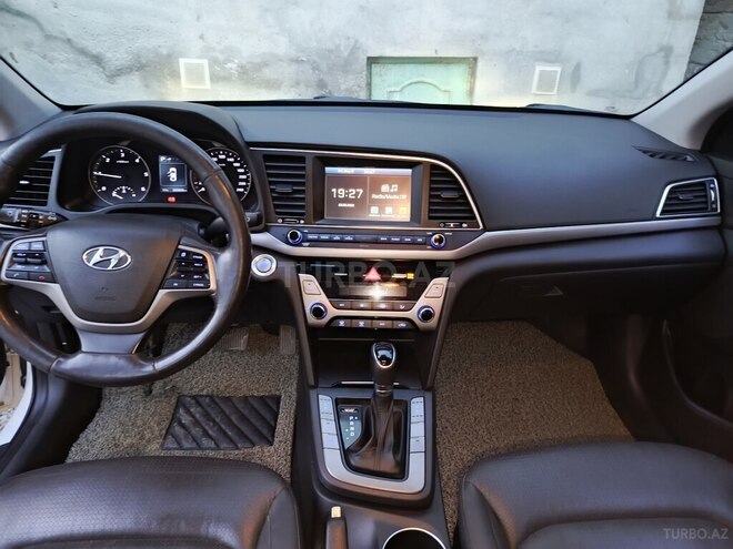 Hyundai Elantra 2015, 200,300 km - 1.6 l - Bakı