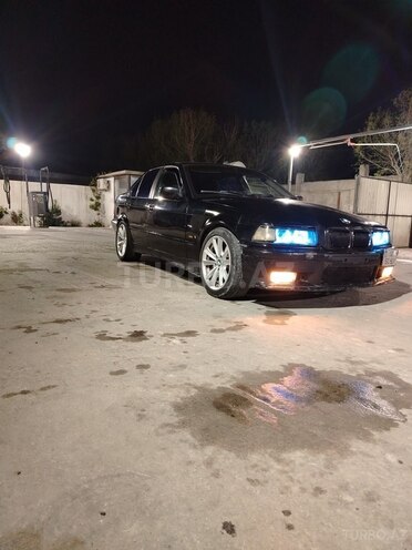 BMW 320 1992, 420,000 km - 2.0 l - Sumqayıt