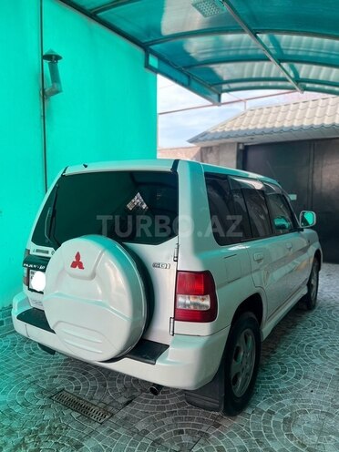 Mitsubishi Pajero io 2001, 300,000 km - 2.0 l - Bakı