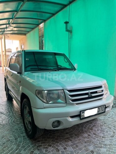 Mitsubishi Pajero io 2001, 300,000 km - 2.0 l - Bakı