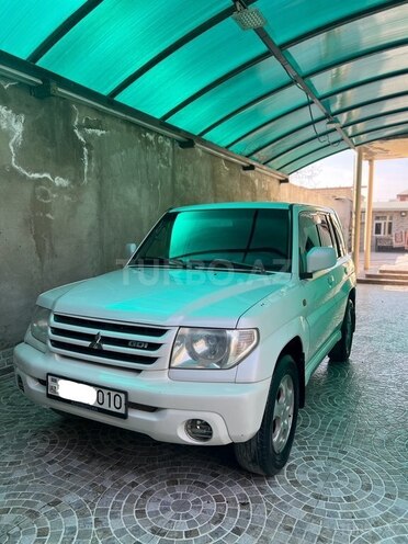 Mitsubishi Pajero io 2001, 300,000 km - 2.0 l - Bakı