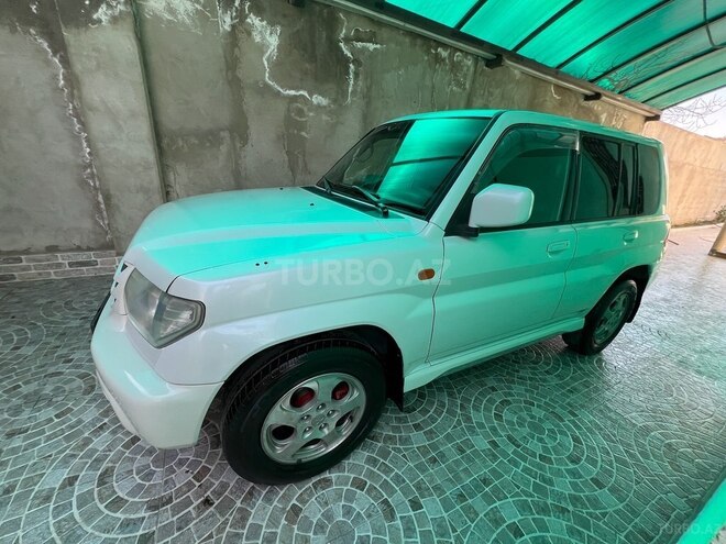 Mitsubishi Pajero io 2001, 300,000 km - 2.0 l - Bakı
