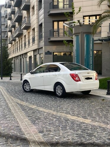 Chevrolet Aveo-8