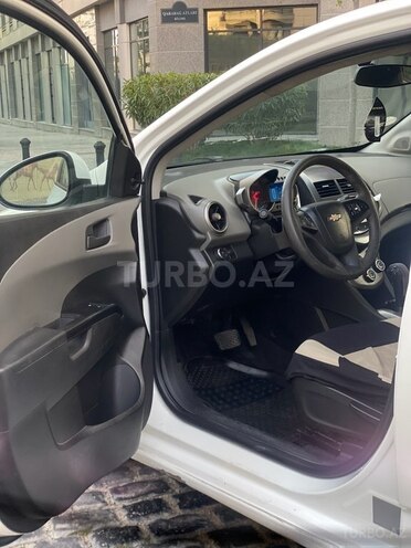 Chevrolet Aveo-10