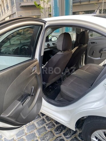 Chevrolet Aveo-11