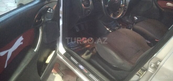Ford Focus (North America) 2003, 235,000 km - 2.0 l - Bərdə