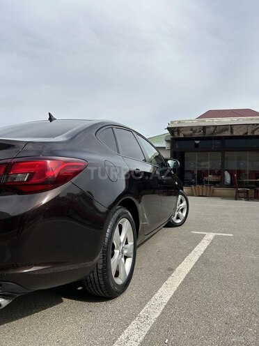 Opel Astra 2015, 187,000 km - 1.6 л - Bakı