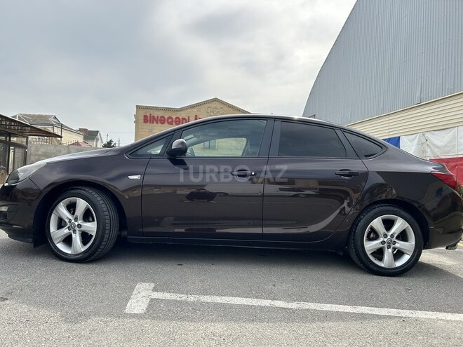 Opel Astra 2015, 187,000 km - 1.6 л - Bakı
