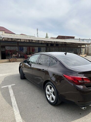 Opel Astra 2015, 187,000 km - 1.6 л - Bakı