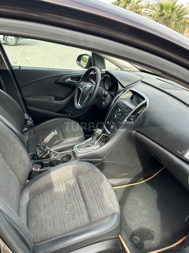 Opel Astra 2015, 187,000 km - 1.6 л - Bakı