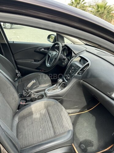 Opel Astra 2015, 187,000 km - 1.6 л - Bakı