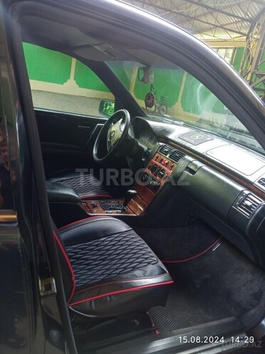 Mercedes E 240 1997, 385,000 km - 2.4 l - Ağstafa