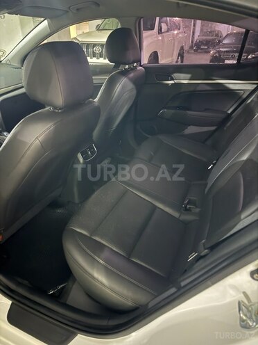 Hyundai Avante 2016, 140,000 km - 1.6 l - Bakı