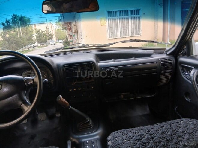 GAZ 3110 2003, 179,000 km - 2.4 л - Sabirabad