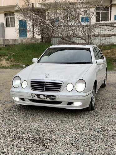 Mercedes E 270 2001, 365,427 km - 2.7 l - Bakı