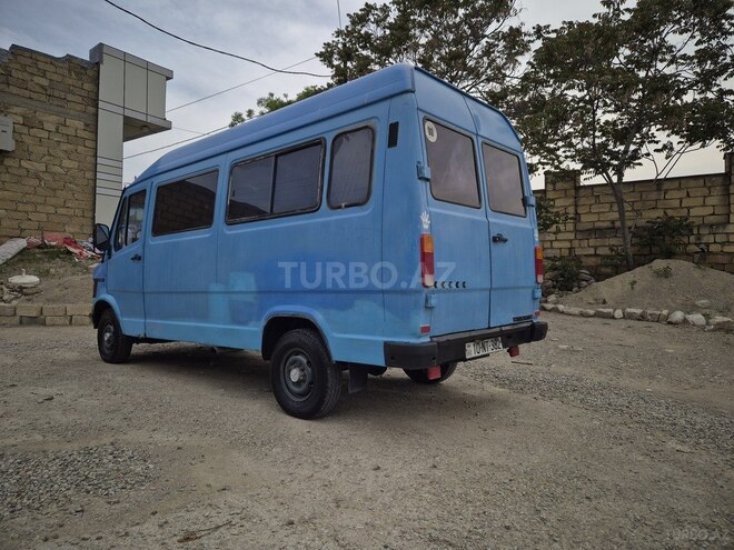 Mercedes 208 D 1990, 10,053 km - 2.5 l - Siyəzən