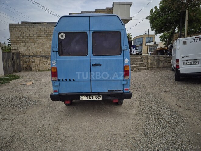 Mercedes 208 D 1990, 10,053 km - 2.5 l - Siyəzən