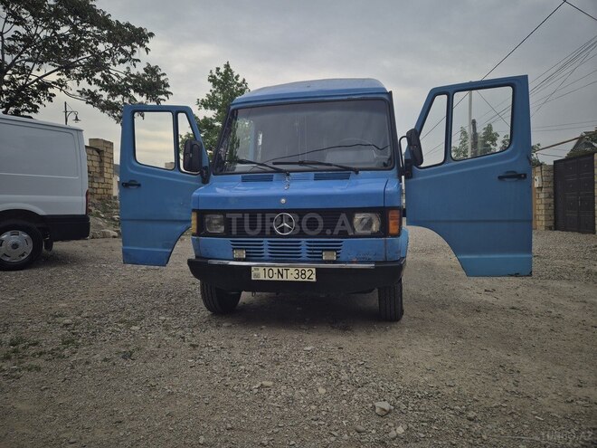 Mercedes 208 D 1990, 10,053 km - 2.5 l - Siyəzən