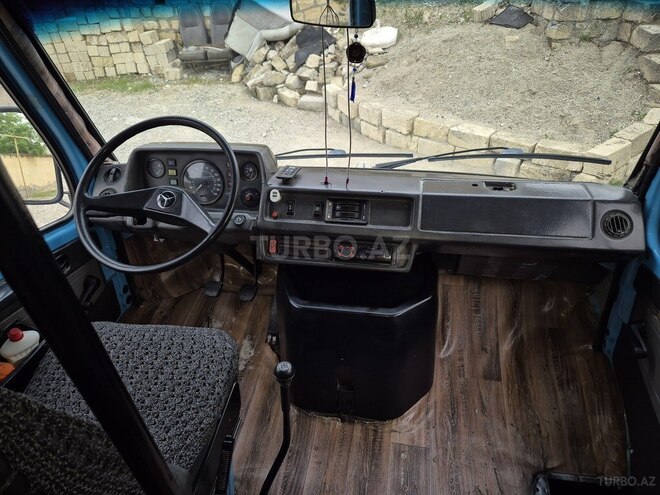 Mercedes 208 D 1990, 10,053 km - 2.5 l - Siyəzən