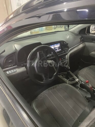 Hyundai Elantra 2017, 180,000 km - 2.0 l - Bakı