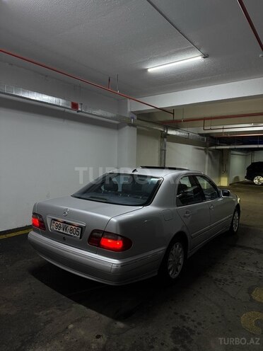 Mercedes E 240 2001, 348,000 km - 2.6 л - Bakı