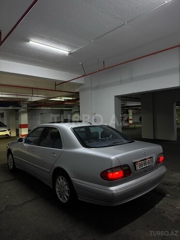 Mercedes E 240 2001, 348,000 km - 2.6 л - Bakı