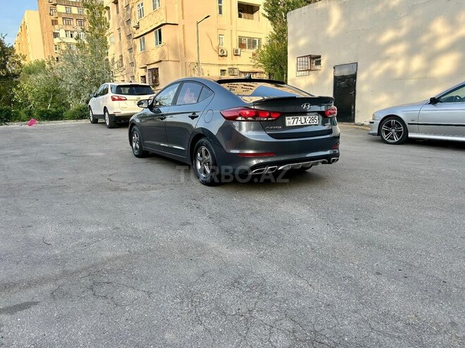 Hyundai Elantra 2016, 200,501 km - 1.6 l - Bakı