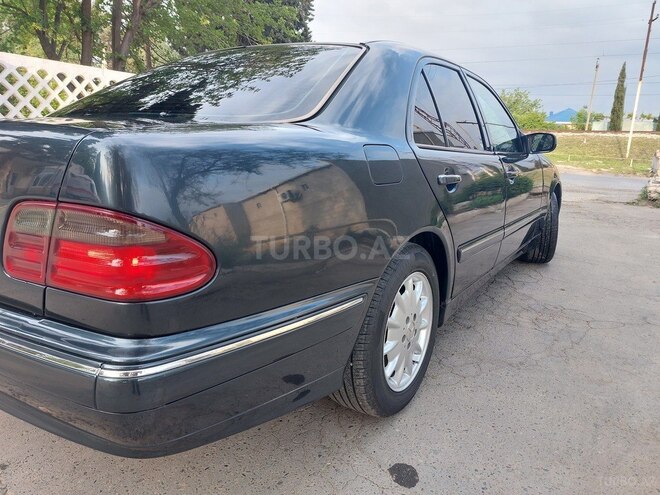 Mercedes E 220 d 2000, 490,000 km - 2.2 l - Salyan